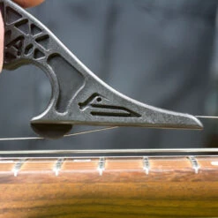 String Stretcha - StewMac -Luthier Tools Shop 0276 3 3000