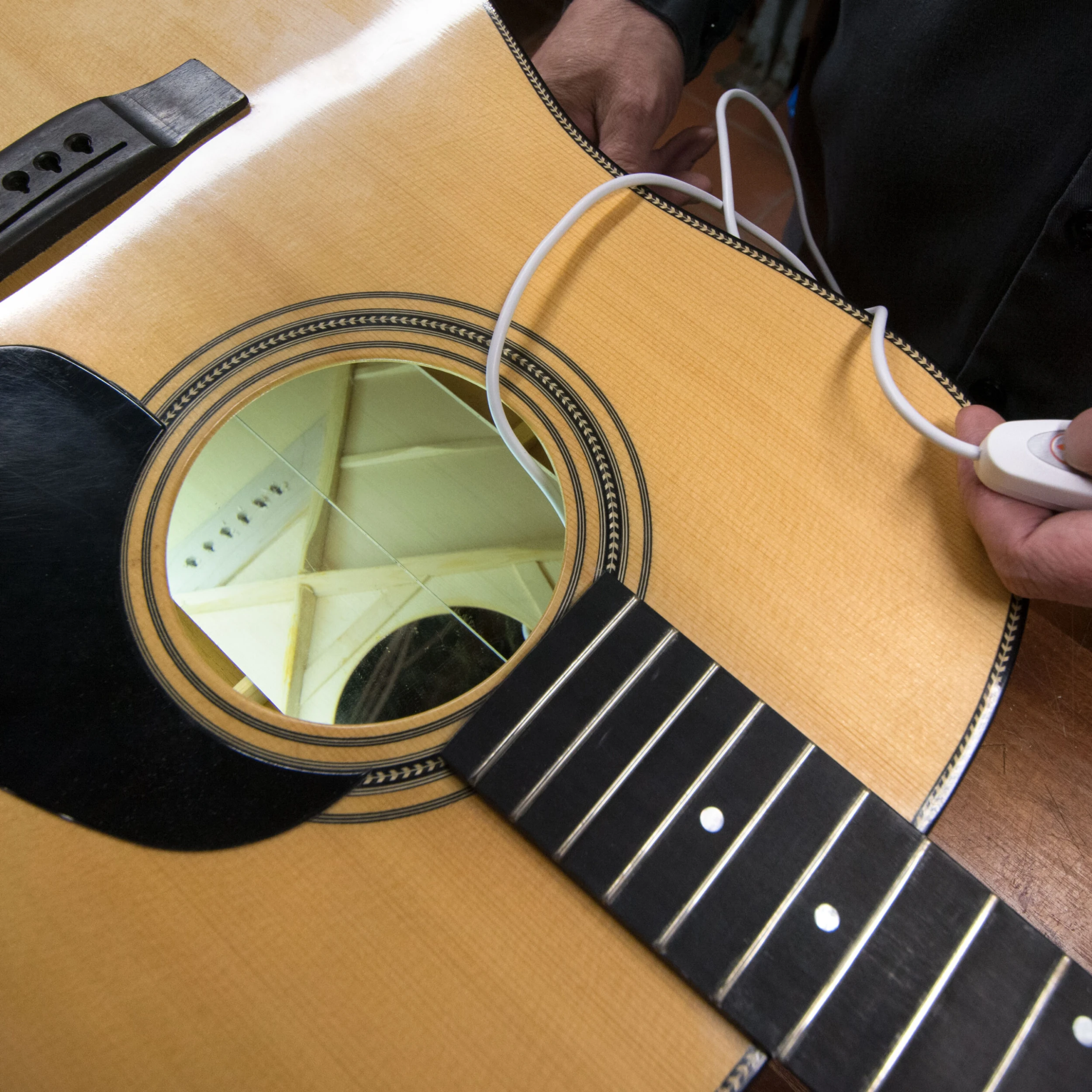 Guitar Internal Inspection Light - StewMac 5 Guitar Internal Inspection Light - StewMac - Image 5