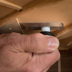 StewMac Compact Chisel Planes - StewMac 5 StewMac Compact Chisel Planes - StewMac -Luthier Tools Shop 1633 3 wedging under bridge plate 3000px