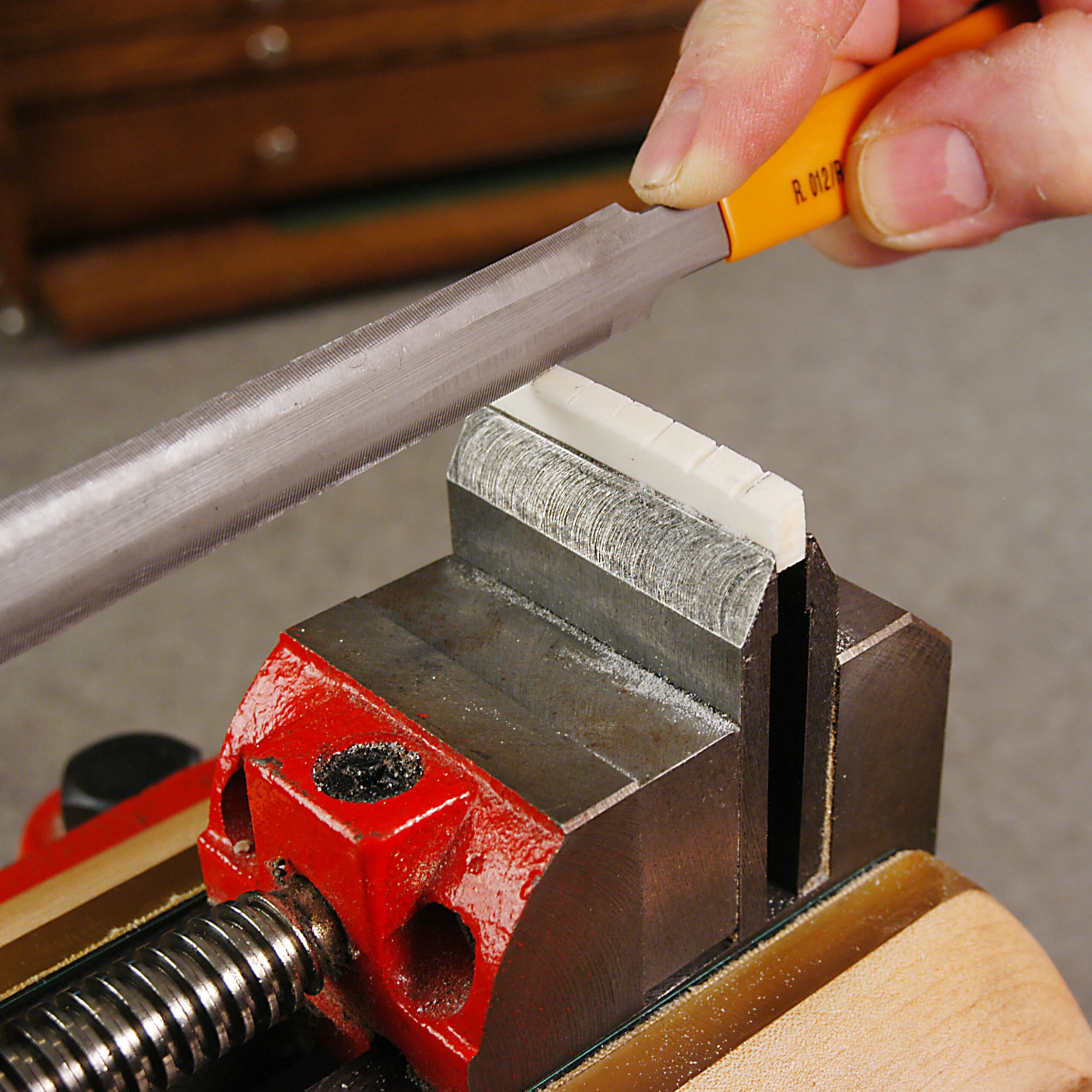 Nut And Saddle Vise - StewMac 2 Nut And Saddle Vise - StewMac - Image 2