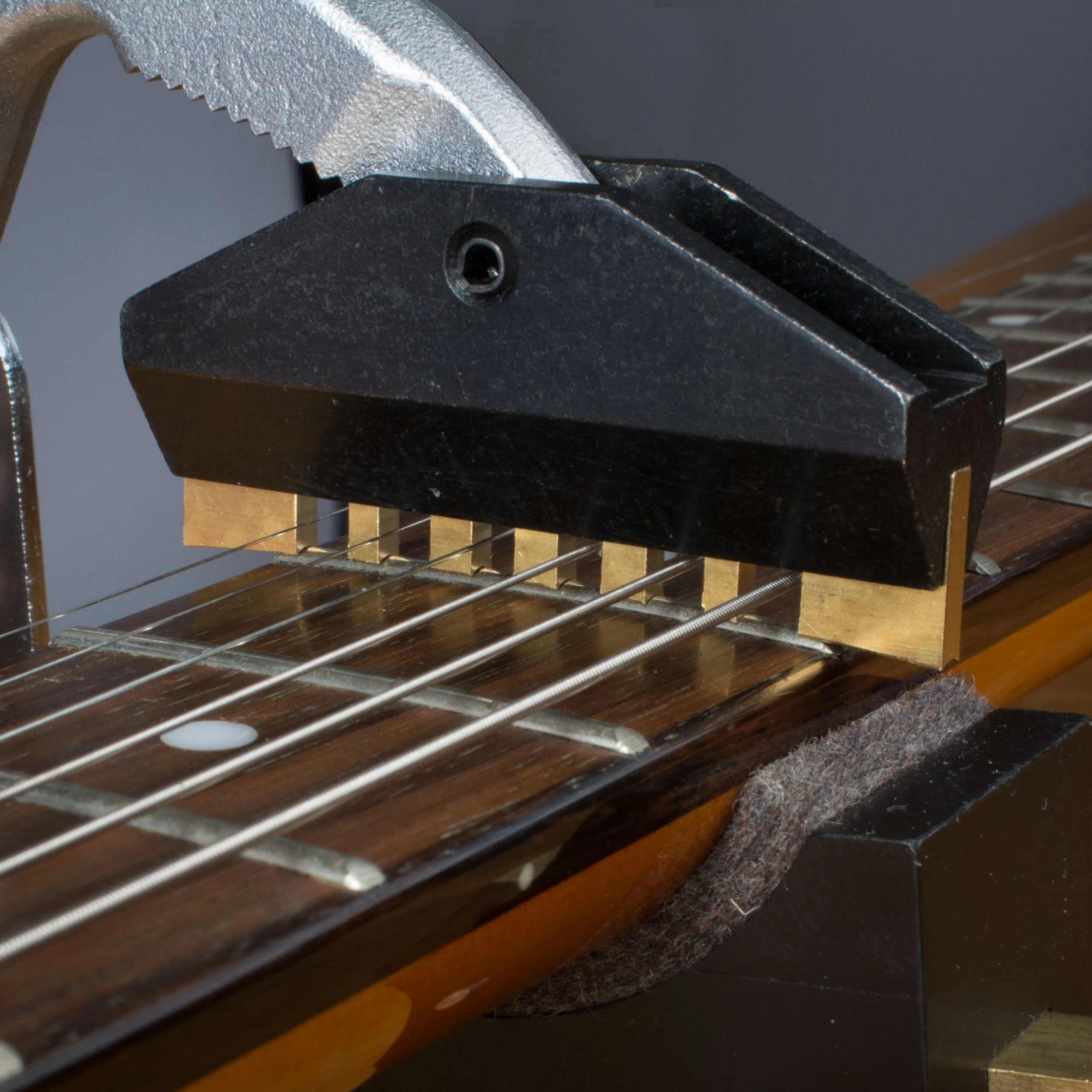 Notched Fret Press Inserts - StewMac 2 Notched Fret Press Inserts - StewMac - Image 2