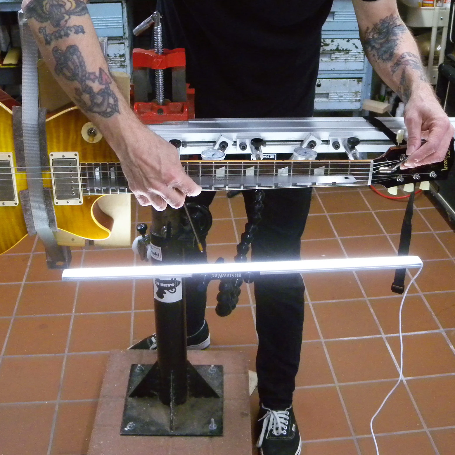 StewMac Light Jig - StewMac 1 StewMac Light Jig - StewMac