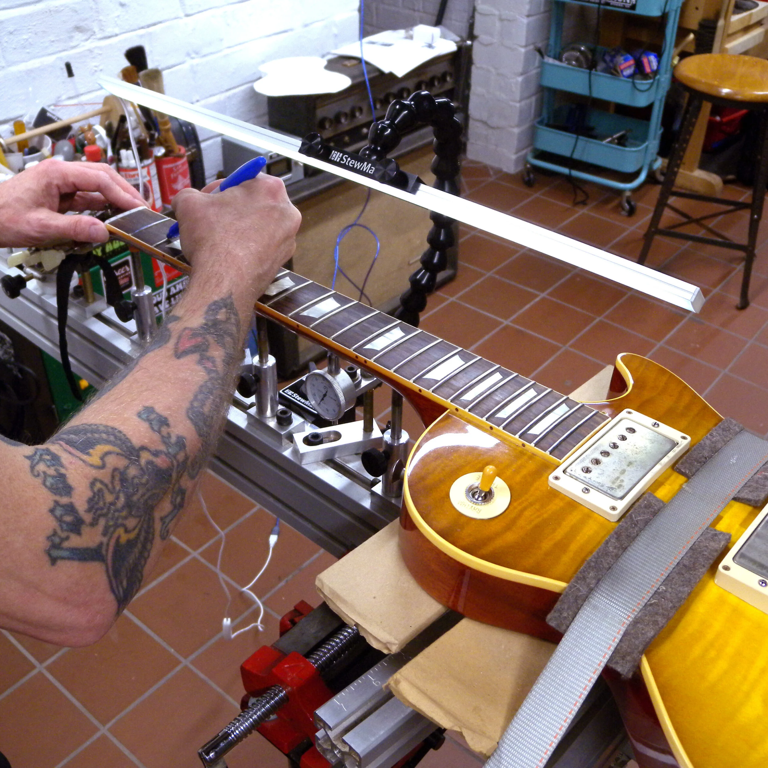 StewMac Light Jig - StewMac 3 StewMac Light Jig - StewMac - Image 3